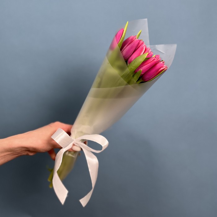 11 малиновых тюльпанов Фёрст Стар