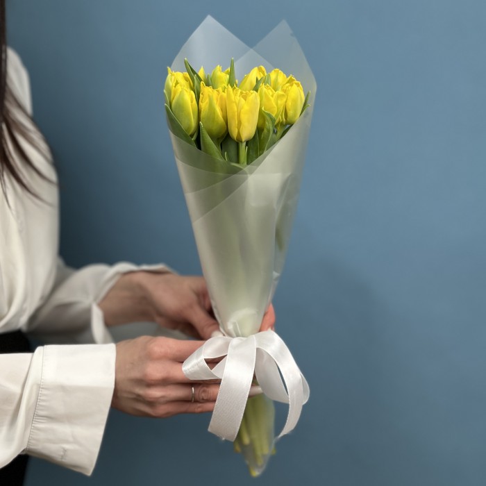 11 желтых пионовидных тюльпанов Маргарита