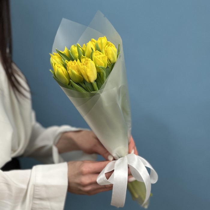 11 желтых пионовидных тюльпанов Маргарита