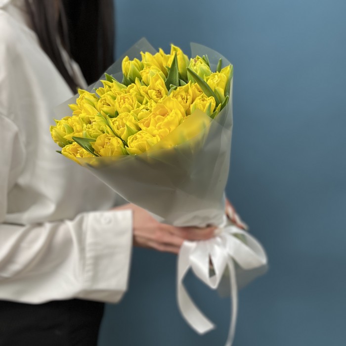 25 желтых пионовидных тюльпанов Маргарита