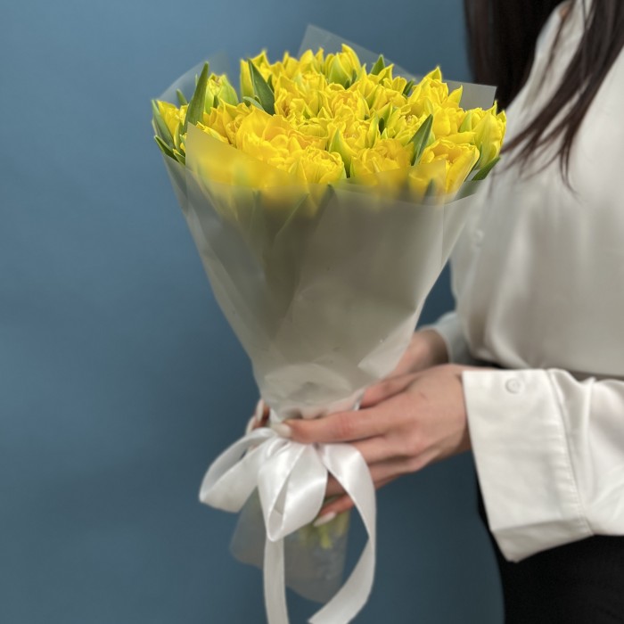 25 желтых пионовидных тюльпанов Маргарита