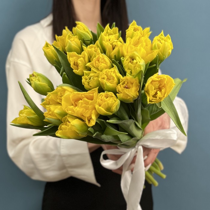 Пионовидные желтые тюльпаны Маргарита