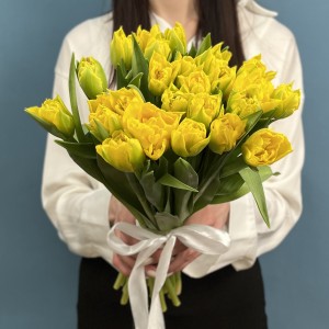 Пионовидные желтые тюльпаны Маргарита