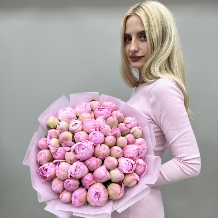 51 нежно-розовый пион Гардения
