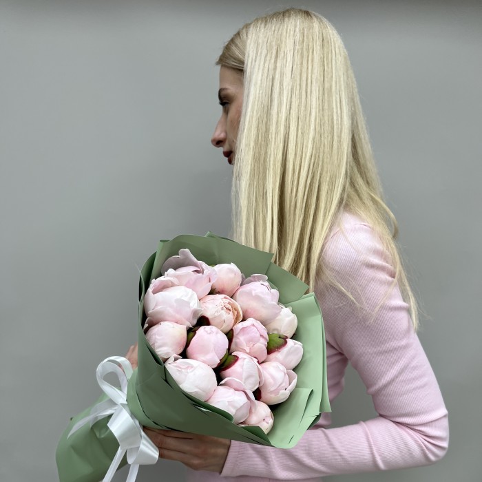 15 розовых пионов Ангел Чикс
