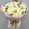 25 роз Кэндилайт 60 см с эвкалиптом
