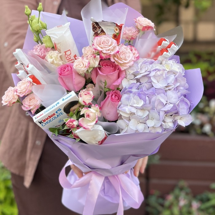 Букет с конфетами Нежность