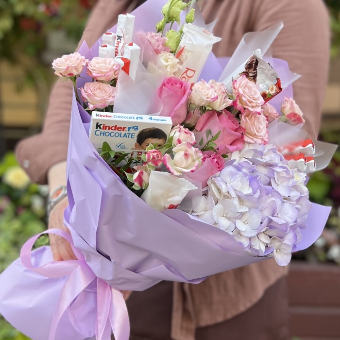 Букет с конфетами Нежность