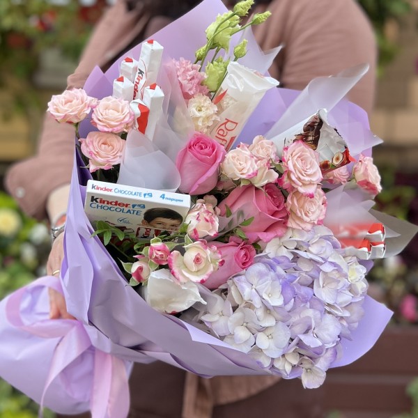 Букет с конфетами Нежность