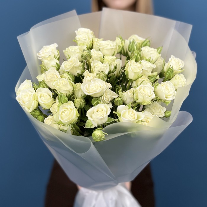 15 белых кустовых роз Сноуфлейк 50 см