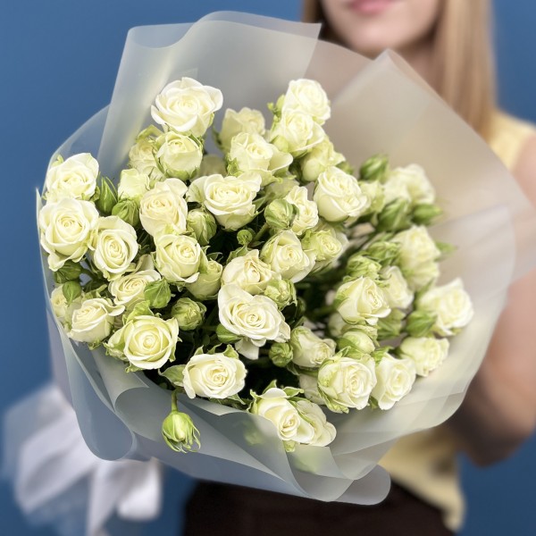 15 белых кустовых роз Сноуфлейк 50 см
