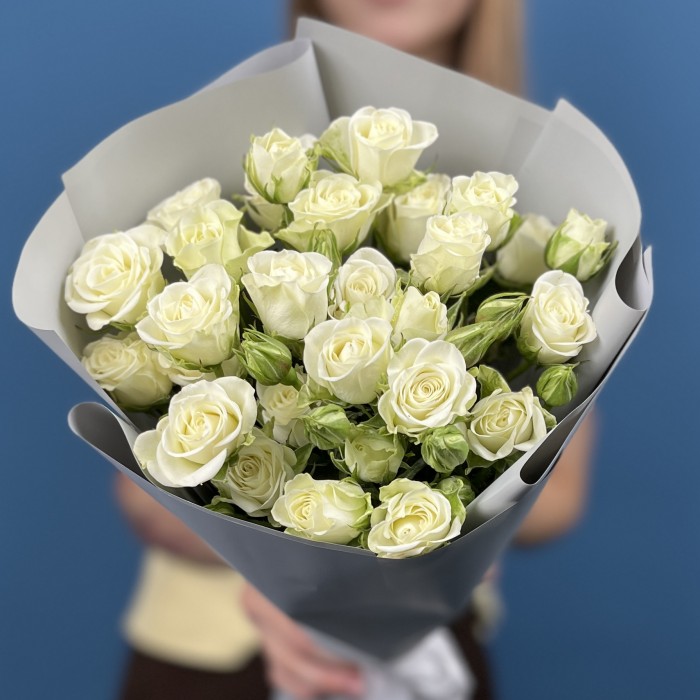 7 белых кустовых роз Сноуфлейк 50 см