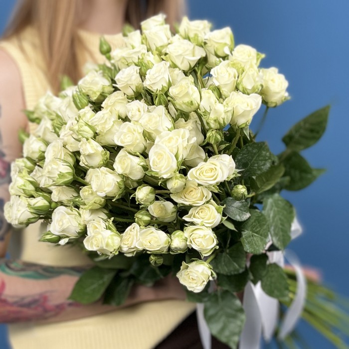 Кустовая белая роза Сноуфлейк 50 см