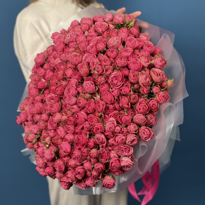 101 кустовая пионовидная малиновая роза Гранд Трендсеттер 50 см