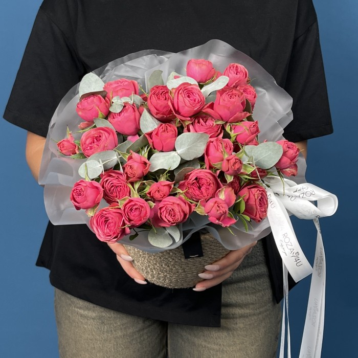 5 кустовых пионовидных малиновых роз Гранд Трендсеттер в кашпо