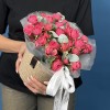 5 кустовых пионовидных малиновых роз Гранд Трендсеттер в кашпо