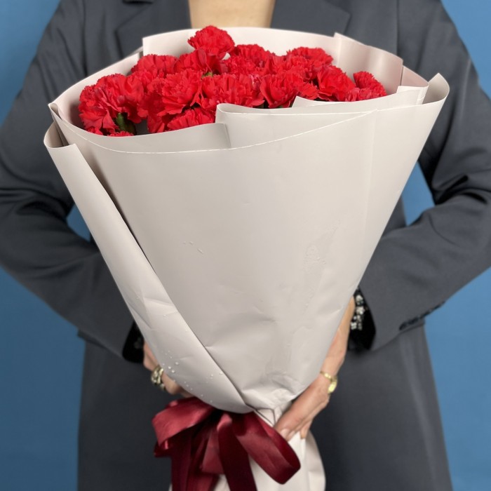 21 красная кустовая гвоздика