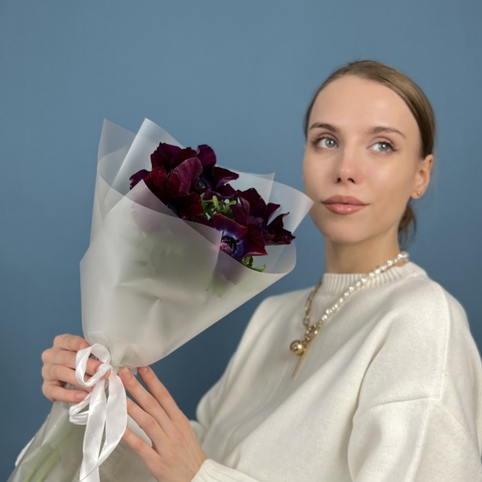 5 фиолетовых анемонов