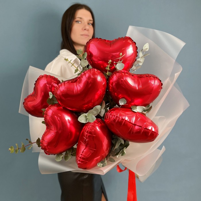 Букет из Шаров сердца с эвкалиптом