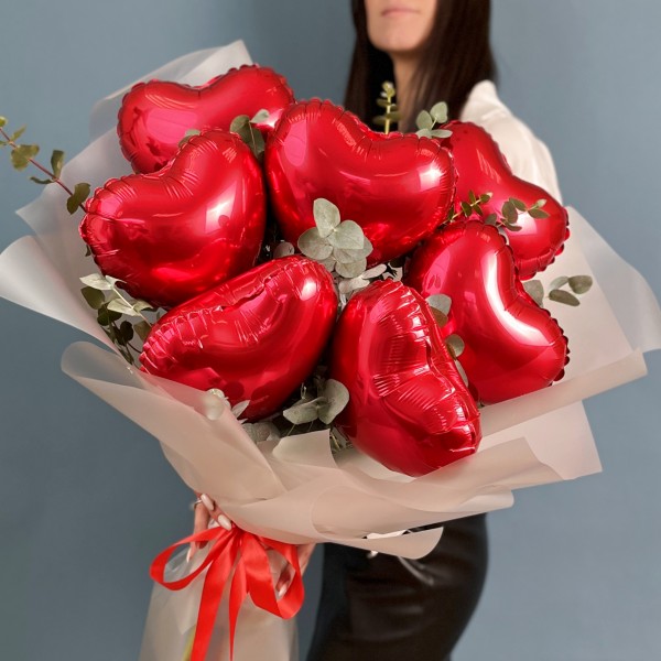 Букет из Шаров сердца с эвкалиптом
