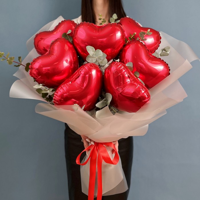 Букет из Шаров сердца с эвкалиптом