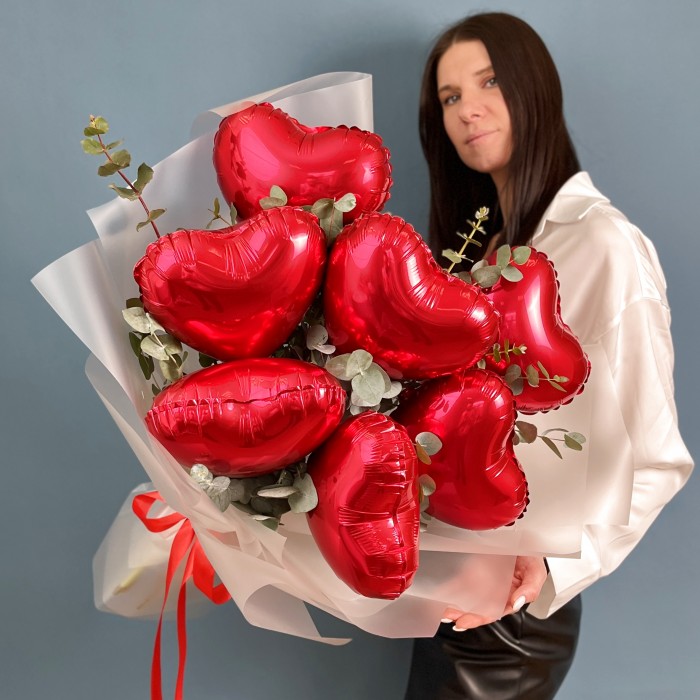 Букет из Шаров сердца с эвкалиптом
