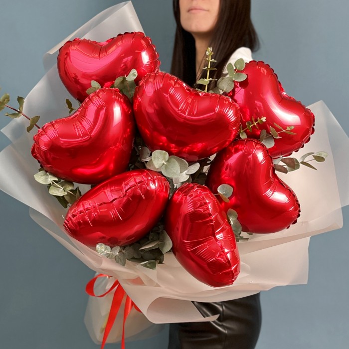 Букет из Шаров сердца с эвкалиптом