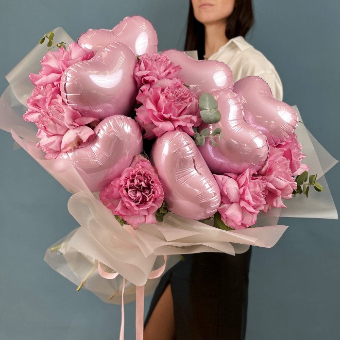 Букет розовый романтик с шарами и пионовидной розой