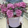 11 пышных сиреневых роз в коробке