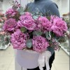 11 пышных сиреневых роз в коробке