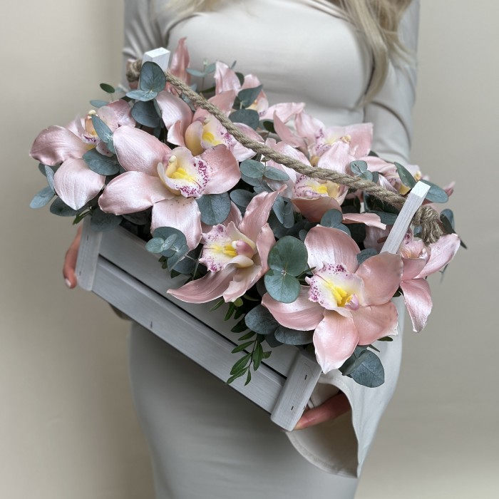 Букет дня в деревянном ящике Очарование