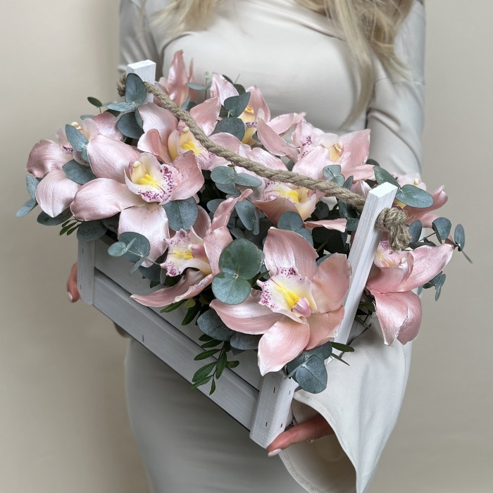 Букет дня в деревянном ящике Очарование