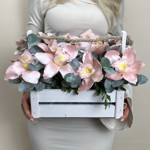 Букет дня в деревянном ящике Очарование