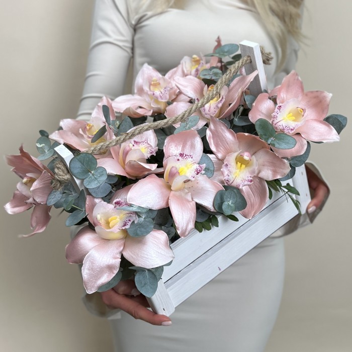 Букет дня в деревянном ящике Очарование