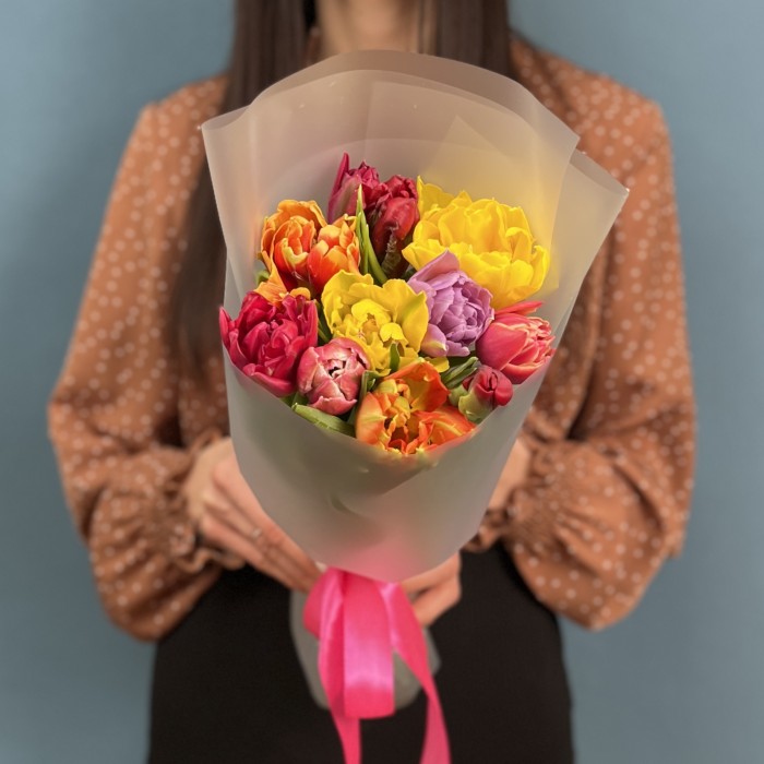 11 пионовидных тюльпанов микс