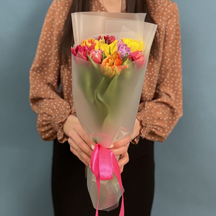 11 пионовидных тюльпанов микс