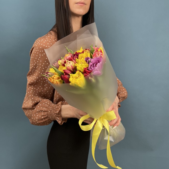 25 пионовидных тюльпанов микс