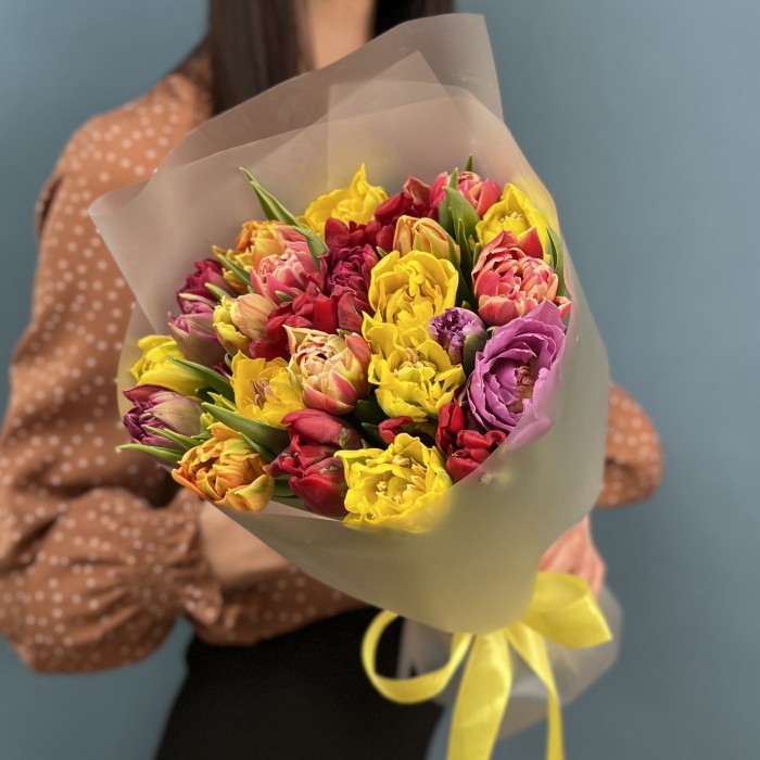 25 пионовидных тюльпанов микс