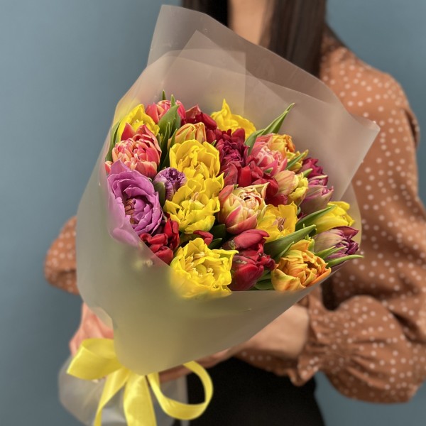 25 пионовидных тюльпанов микс