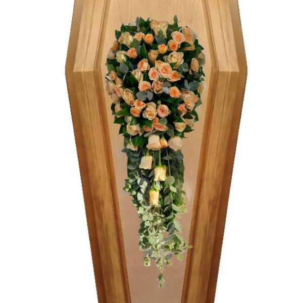 Композиция на крышку гроба из живых цветов № 34