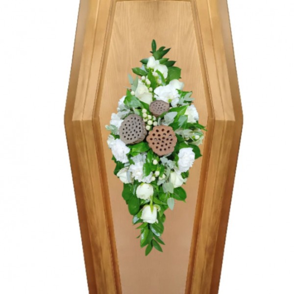 Композиция на крышку гроба из живых цветов № 5