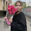 5 кустовых пионовидных роз Вишневая Джульетта