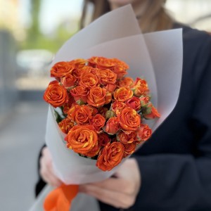 9 огненных кустовых роз Смэшинг 40 см