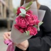 Комплимент из кустовых роз Вишневая Джульетта