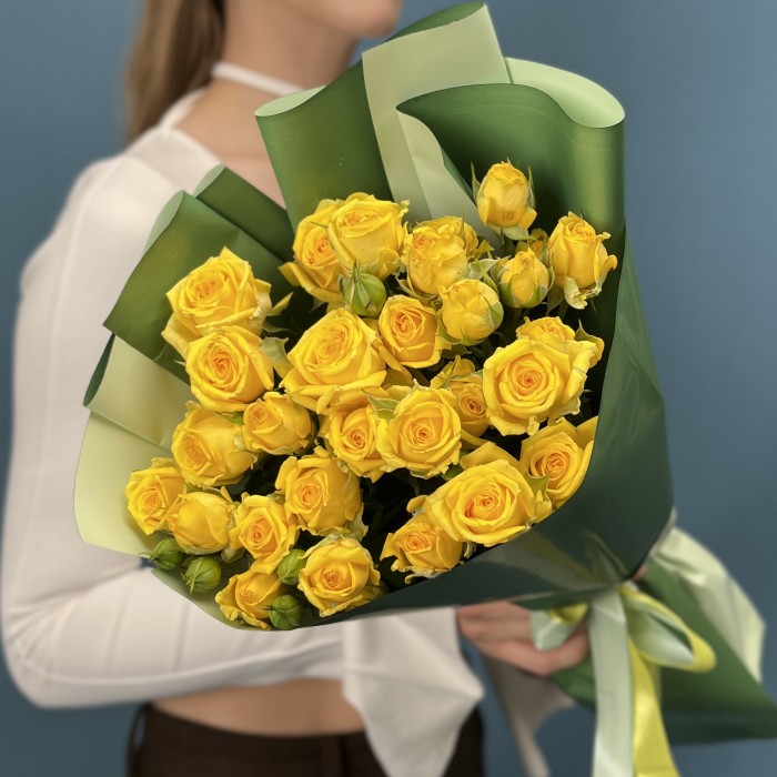 5 кустовых желтых роз Еллоу Бейби 50 см