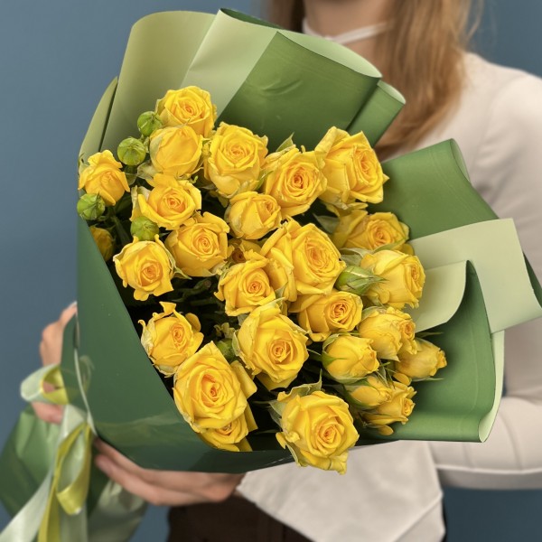 5 кустовых желтых роз Еллоу Бейби 50 см