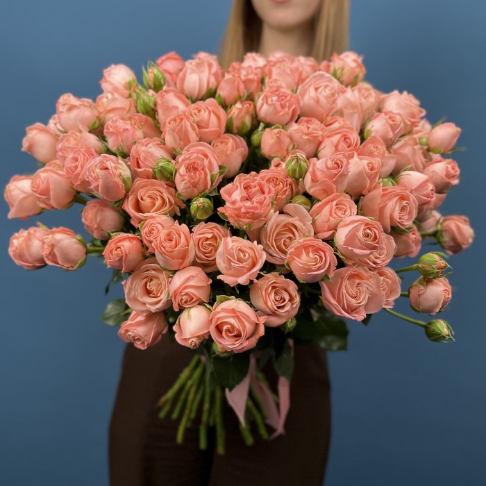 Кустовая пионовидная роза Амэйзинг Мэджик 50 см