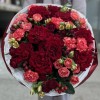 Красный букет для мамы на день рождения