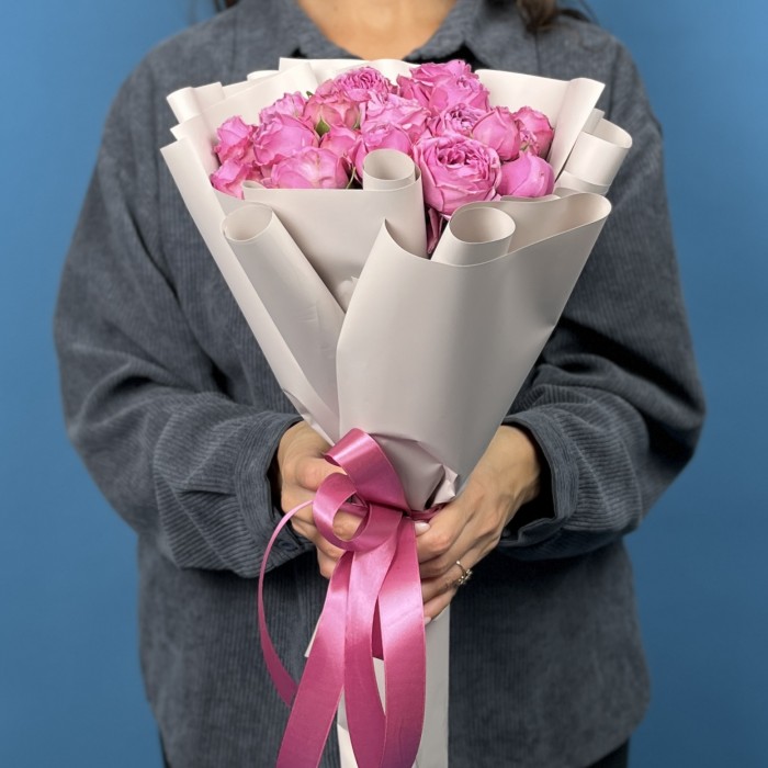 7 кустовых пионовидных Роз Мисти Баблс 40 см