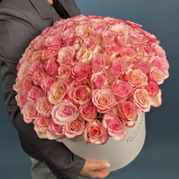 101 розовая роза Микс Алани в коробке